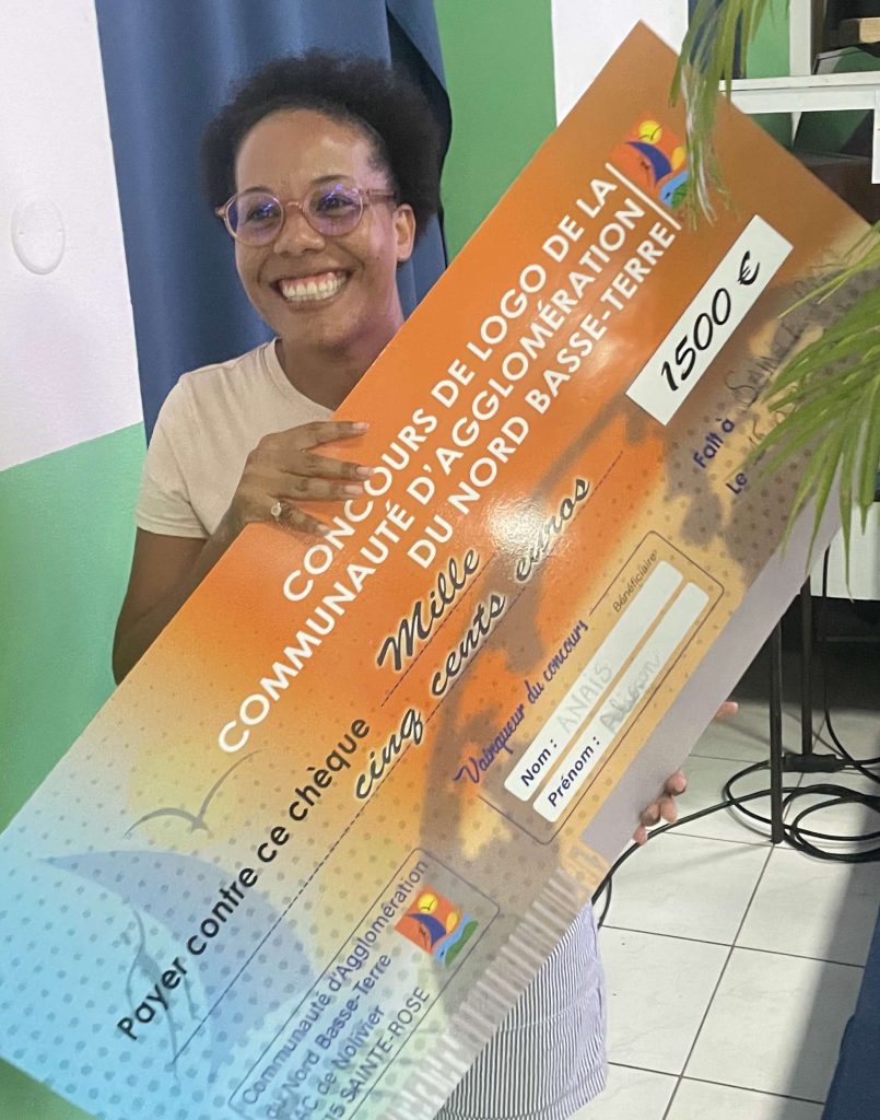 alissson anais agence kimanee lauréate 2022 du concours de logo de la CANBT "un logo pour mon agglo" octobre 2022 Grande gagnante, directrice d'agence, Agence marketing 360°, logo, charte graphique, en Guadeloupe. Basse-terre, Petit-bourg, Goyave, Lamentin, Deshaies, Sainte-rose, Pointe-noire